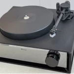 Το Burmester 257 ενσωματώνει μια σειρά από νέες τεχνολογίες, βελτιώνοντας την ακρίβεια ταχύτητας μέσω ενός εξελιγμένου συστήματος ανίχνευσης και διόρθωσης.