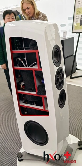 Elac Concentro M 807: Η εξέλιξη των ειδών