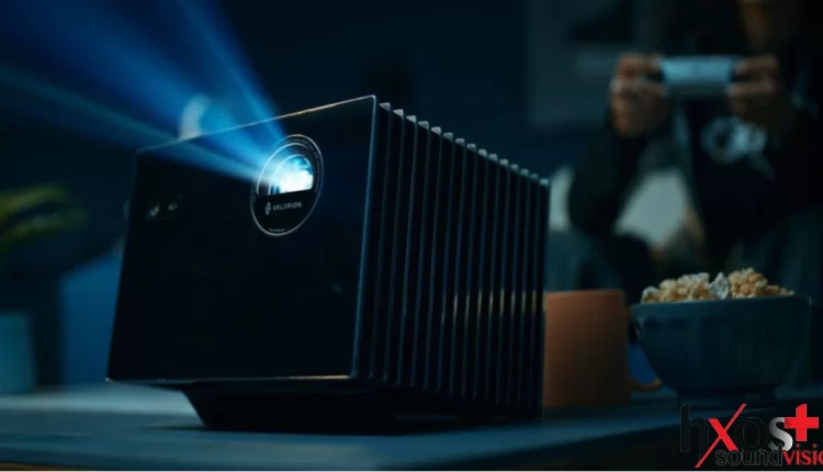 Ο νέος DLP προβολέας VisionMaster Max της Valerian ενσωματώνει ισχυρή τεχνολογία επεξεργασίας εικόνας, AI πλατφόρμα, ίριδα, σύστημα φακών και ένα προηγμένο σύστημα φωτισμού, εξασφαλίζοντας εξαιρετική οξύτητα, ευκρίνεια και απόδοση χρωμάτων.
