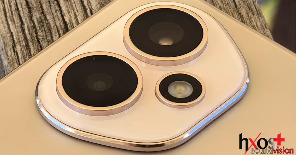 HONOR 400 smartphone με μεταλλικό πλαίσιο και επίπεδη οθόνη σε Desert Gold χρώμα