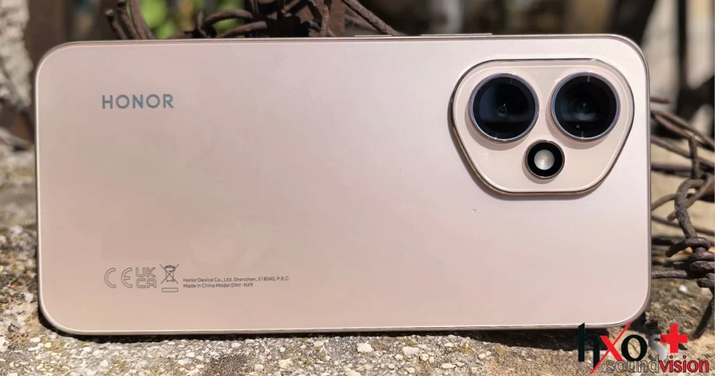 HONOR 400 smartphone με μεταλλικό πλαίσιο και επίπεδη οθόνη σε Desert Gold χρώμα