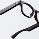 Τα Xiaomi AI Glasses είναι η νέα γενιά wearable συσκευών της Xiaomi που ενσωματώνουν τεχνητή νοημοσύνη, κομψό σχεδιασμό και προηγμένες λειτουργίες ήχου και εικόνας σε ένα ελαφρύ και άνετο σκελετό γυαλιών.