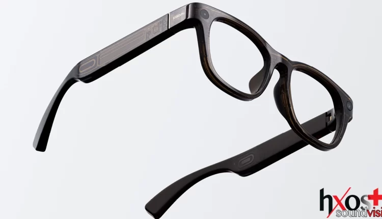 Τα Xiaomi AI Glasses είναι η νέα γενιά wearable συσκευών της Xiaomi που ενσωματώνουν τεχνητή νοημοσύνη, κομψό σχεδιασμό και προηγμένες λειτουργίες ήχου και εικόνας σε ένα ελαφρύ και άνετο σκελετό γυαλιών.