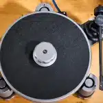 Η AVID HiFi παρουσιάζει το Relveo, το πρώτο νέο πικάπ της μετά από 12 χρόνια, σχεδιασμένο για τα 30 χρόνια της εταιρείας. Χειροποίητο στην Αγγλία, με καινοτόμο ανάρτηση και DSP τροφοδοτικό, αποτελεί κορυφαία επιλογή για λάτρεις του αναλογικού ήχου.