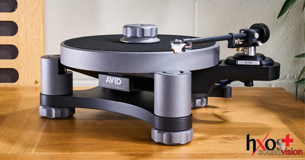 Η AVID HiFi παρουσιάζει το Relveo, το πρώτο νέο πικάπ της μετά από 12 χρόνια, σχεδιασμένο για τα 30 χρόνια της εταιρείας. Χειροποίητο στην Αγγλία, με καινοτόμο ανάρτηση και DSP τροφοδοτικό, αποτελεί κορυφαία επιλογή για λάτρεις του αναλογικού ήχου.