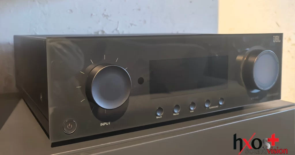 Η JBL δημιούργησε έναν εξαιρετικό ενισχυτή AV, καλά σχεδιασμένο και εύκολο στη χρήση. Είναι πλήρης σε δυνατότητες και προσφέρει στον χρήστη μία άνετη εμπειρία εγκατάστασης και λειτουργίας. Ικανός να δημιουργήσει ένα μεγάλο home cinema.