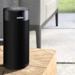 H Revox επέκτεινε τη γκάμα των ηχείων της με το μοντέλο Studiomaster A200, ένα ασύρματο ηχείο σχεδιασμένο για χρήση εντός και εκτός σπιτιού. 550 ευρώ
