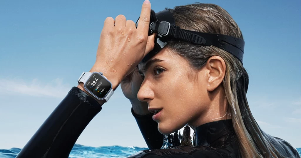 Huawei Watch Fit 4 Pro με τετράγωνη AMOLED οθόνη και μπρασελέ από νάιλον ή φθοριούχο ελαστικό, σε πράσινο, μπλε ή μαύρο χρώμα
