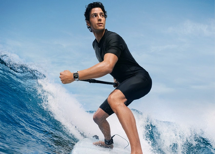 Huawei Watch Fit 4 Pro με τετράγωνη AMOLED οθόνη και μπρασελέ από νάιλον ή φθοριούχο ελαστικό, σε πράσινο, μπλε ή μαύρο χρώμα