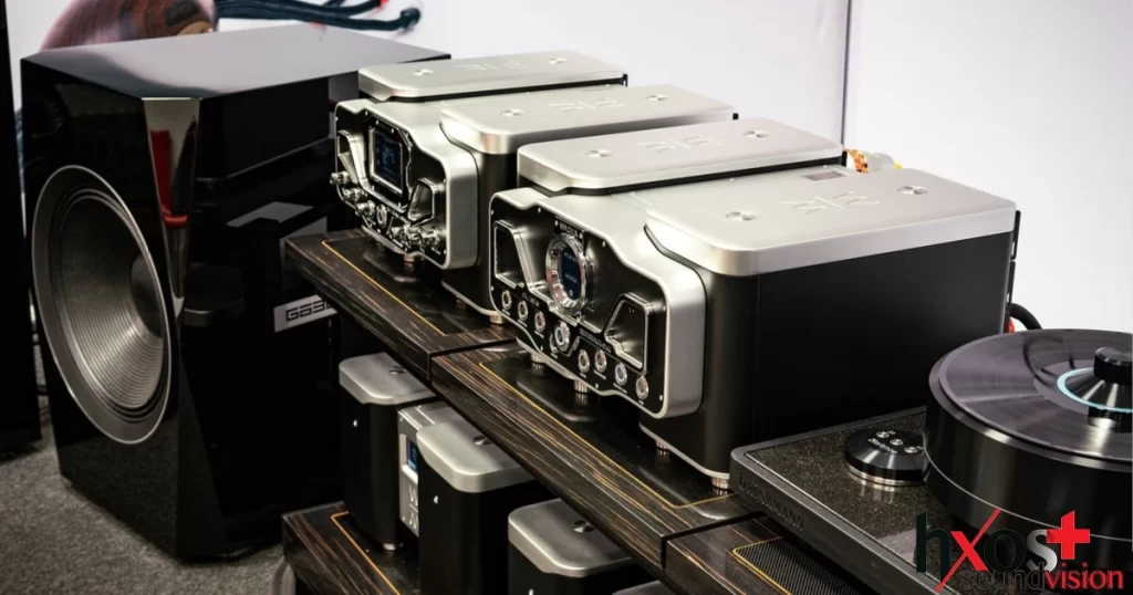 Η Wadax έχει αναπτύξει μοναδικές τεχνολογίες, όπως το musIC chip, ένα σύστημα feed-forward διόρθωσης σφαλμάτων που λειτουργεί στον χρονικό τομέα, εξαλείφοντας τις μη γραμμικότητες που αλλοιώνουν τον ήχο στα συμβατικά DAC