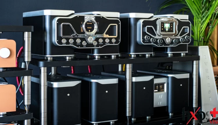 Η Wadax έχει αναπτύξει μοναδικές τεχνολογίες, όπως το musIC chip, ένα σύστημα feed-forward διόρθωσης σφαλμάτων που λειτουργεί στον χρονικό τομέα, εξαλείφοντας τις μη γραμμικότητες που αλλοιώνουν τον ήχο στα συμβατικά DAC