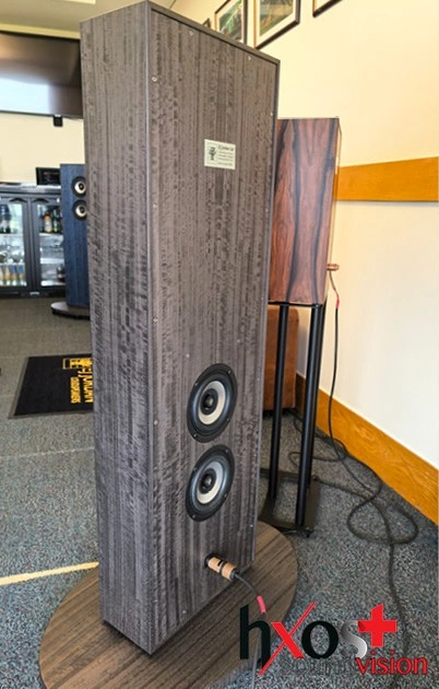 EJ Jordan: Greenwich και Kingsway, ηχεία χωρίς κροσόβερ