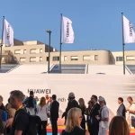 HUAWEI WATCH GT6, το HUAWEI WATCH Ultimate 2, το νέο αναβαθμισμένο HUAWEI WATCH D2 με μπλε λουράκι και το HUAWEI MatePad 12 X
