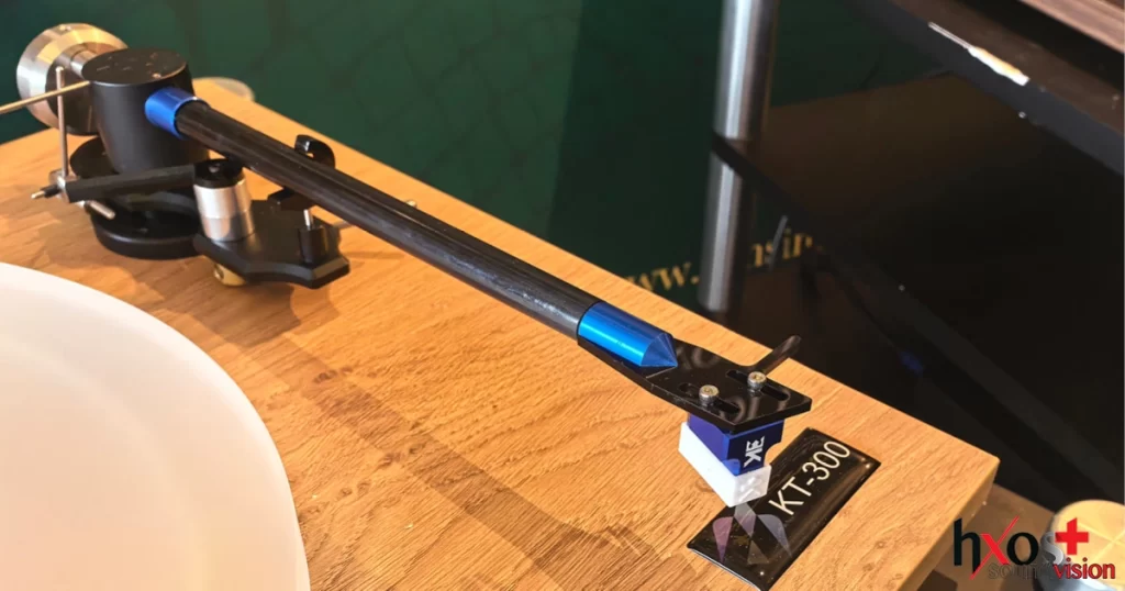 Στην κορυφή της γκάμας της Kestrel Audio βρίσκεται το πικάπ KT-300 που συνδυάζει την παραδοσιακή βρετανική δεξιοτεχνία με εκλεπτυσμένη αναλογική απόδοση.