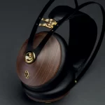 Meze Audio 99 Classics 2nd Gen: 10 χρόνια χειροποίητα ακουστικά από τη Ρουμανία