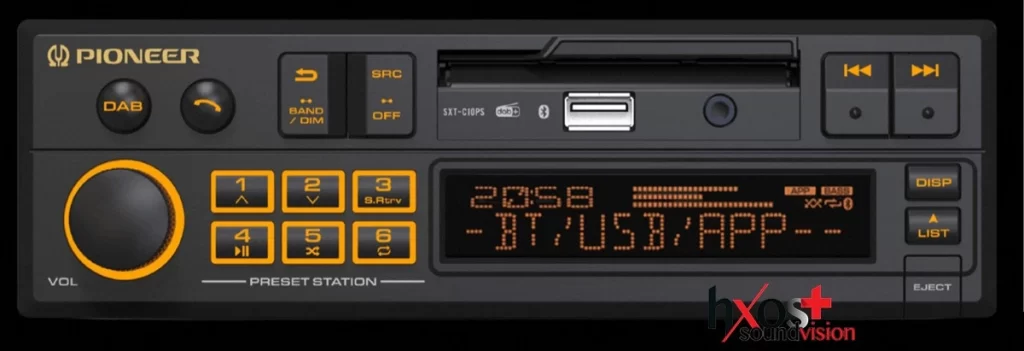 Η κασέτα επιστρέφει εκεί όπου κάποτε βασίλευε: στο ταμπλό του αυτοκινήτου