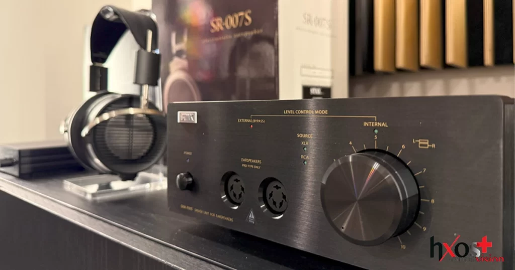 Η Stax ήταν η πρώτη εταιρεία στον κόσμο που το 1960 παρουσίασε εμπορικά ηλεκτροστατικά ακουστικά.