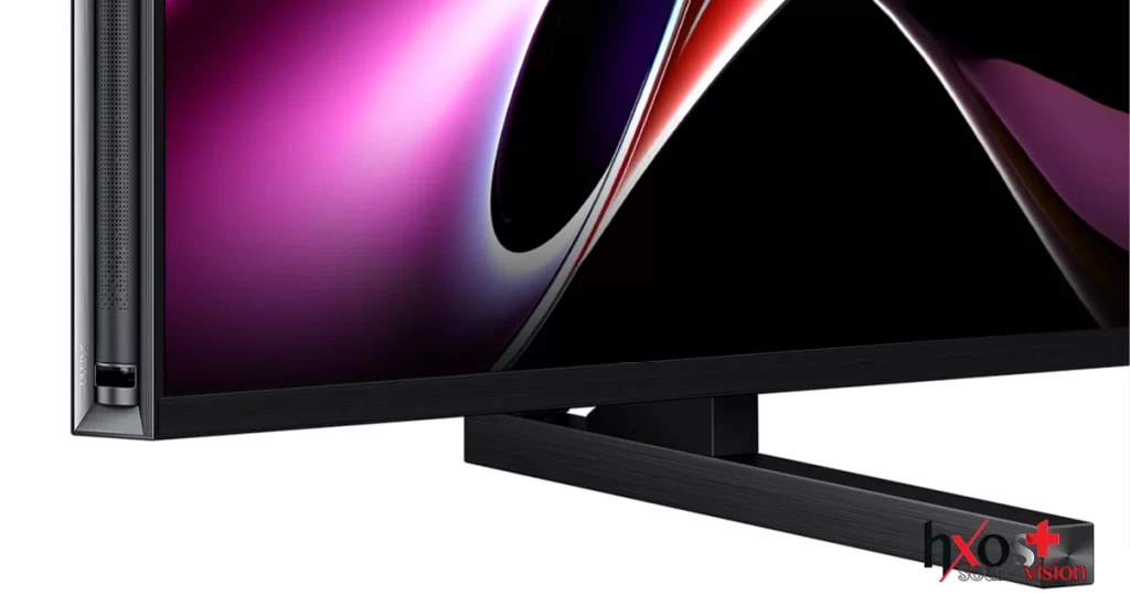 Η Ηisense παρουσίασε στην Έκθεση HXOS EIKONA SHOW 2025 στις 14 και 15 Νοεμβρίου -για πρώτη φορά στην Ελλάδα- την τηλεόραση LCD 4K 116 ιντσών με την ονομασία «116UXQ» εξοπλισμένη με οπίσθιο φωτισμό RGB Mini LED τριών χρωμάτων. Η τιμή της είναι στα 19.999 ευρώ και το βάρος της 100 κιλά χωρίς την βάση.