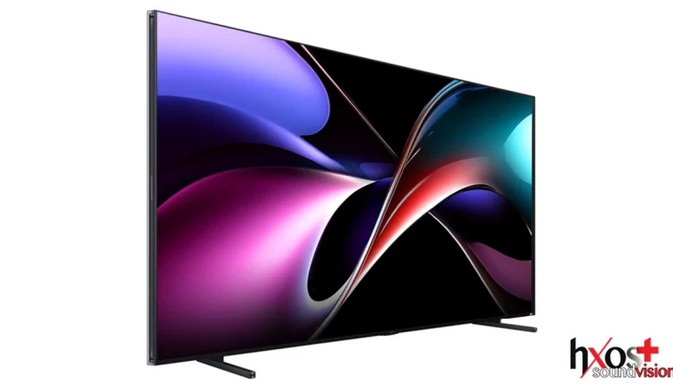 Η Ηisense παρουσίασε στην Έκθεση HXOS EIKONA SHOW 2025 στις 14 και 15 Νοεμβρίου -για πρώτη φορά στην Ελλάδα- την τηλεόραση LCD 4K 116 ιντσών με την ονομασία «116UXQ» εξοπλισμένη με οπίσθιο φωτισμό RGB Mini LED τριών χρωμάτων. Η τιμή της είναι στα 19.999 ευρώ και το βάρος της 100 κιλά χωρίς την βάση.