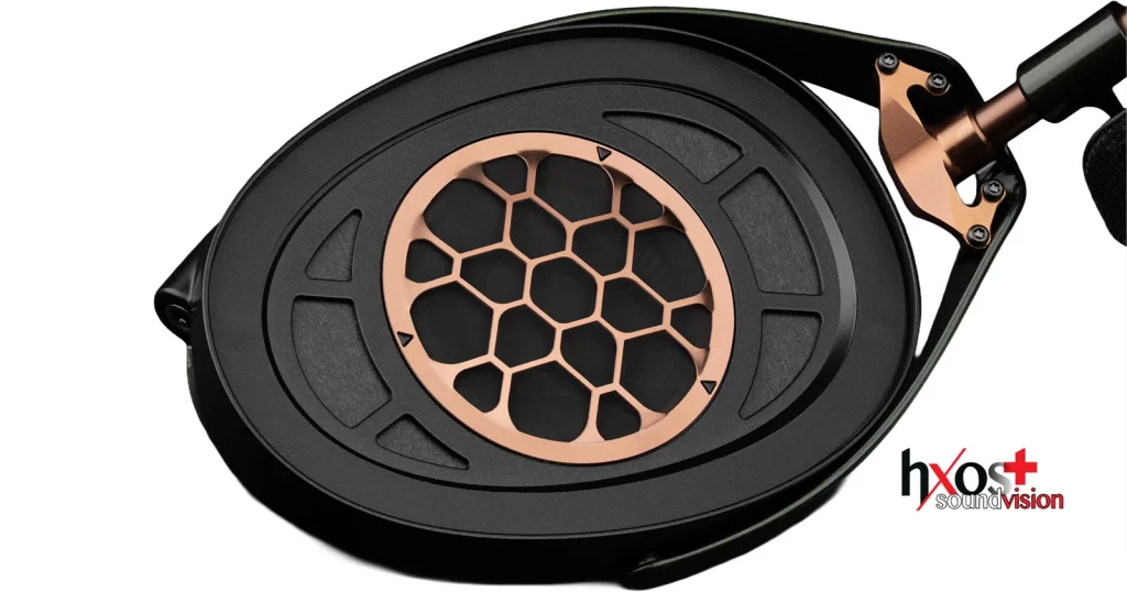 Meze Strada: Κλειστού τύπου ακουστικά στα 799 ευρώ