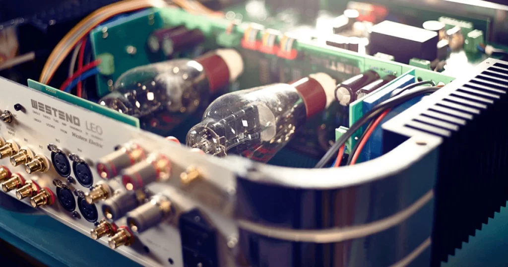 Westend Monaco: Μόνο λάμπα, ολοκληρωμένος ενισχυτής