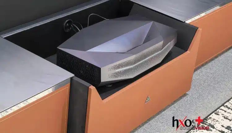 AWOL Vision Aetherion: O νέο 4K triple‑laser UST projector ανοίγει προπαραγγελίες στο Kickstarter