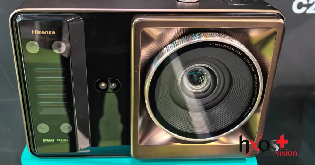 Hisense XR10: Το είδαμε πρώτοι, έρχεται με μια μεγάλη βαλίτσα μεταφοράς