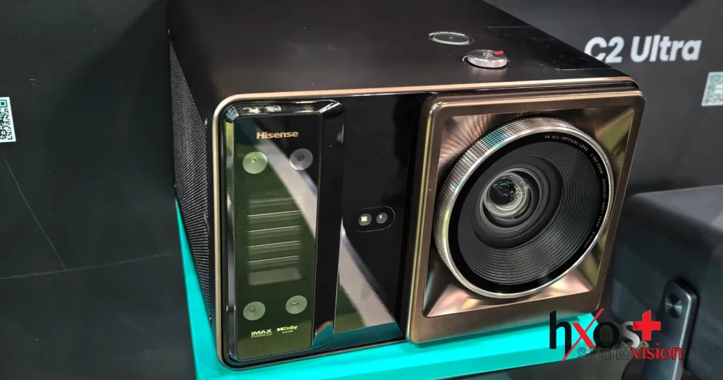 Hisense XR10: Το είδαμε πρώτοι, έρχεται με μια μεγάλη βαλίτσα μεταφοράς