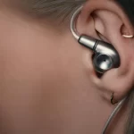 Meze Audio Astru: Νέα κορυφαία in‑ear με μονό (!) οδηγό και premium υλικά