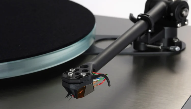 Rega Planar 6 RS Edition: Ειδική έκδοση με τεχνολογία από το Planar 8