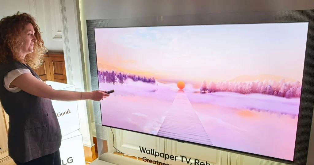 LG OLED evo W6: Για πρώτη φορά η σειρά W στην ελληνική αγορά