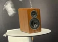 Acoustic Energy AE Active: Αμιγώς ενεργά, Τάξης AB και χωρίς DSP