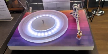 Clearaudio GT Compass: Πικάπ για τους φίλους του gaming‑vinyl