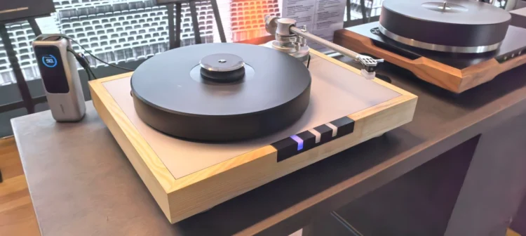 Clearaudio Elevation 40 / 55: Η νέα προσέγγιση στο σχεδιασμό των πικάπ του αύριο
