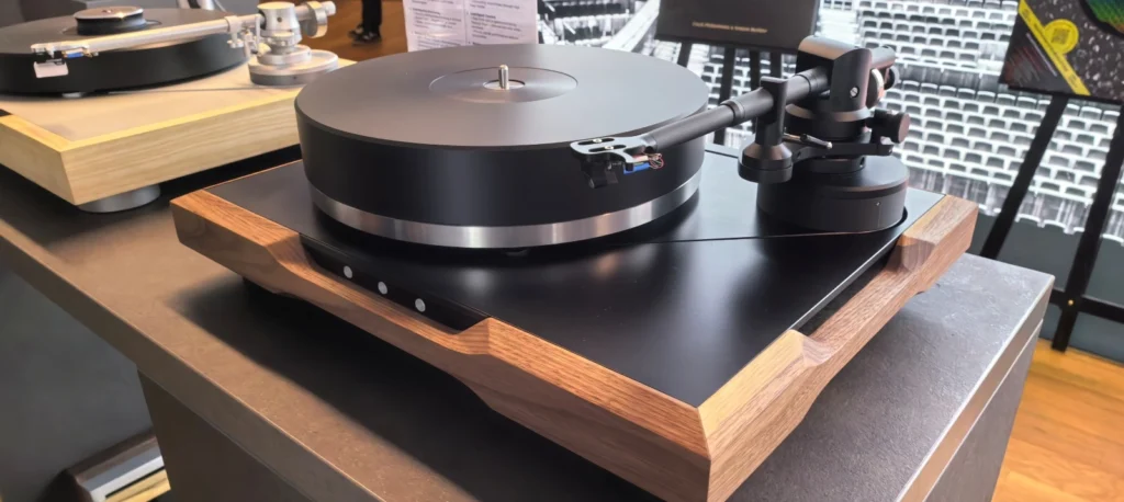 Clearaudio Elevation 40 / 55: Η νέα προσέγγιση στο σχεδιασμό των πικάπ του αύριο