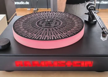 Clearaudio Rammstein: Όταν το βινύλιο βρέχει φωτιά επί σκηνής