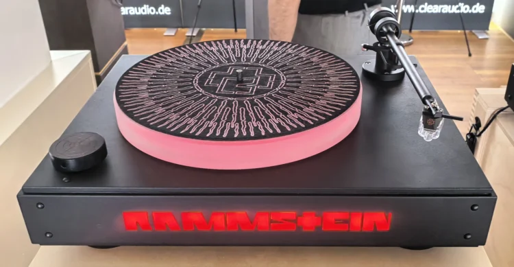 Clearaudio Rammstein: Όταν το βινύλιο βρέχει φωτιά επί σκηνής