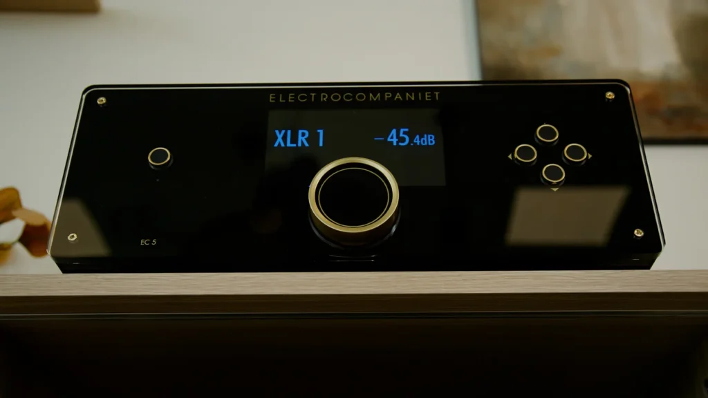 Electrocompaniet EC 5: Δέκα χρόνια ανάπτυξης για έναν καθαρά αναλογικό προενισχυτή αναφοράς