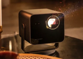 Leica Cine Compact 1: Η μεγάλη εικόνα σε compact μορφή με τις ευλογίες της Hisense