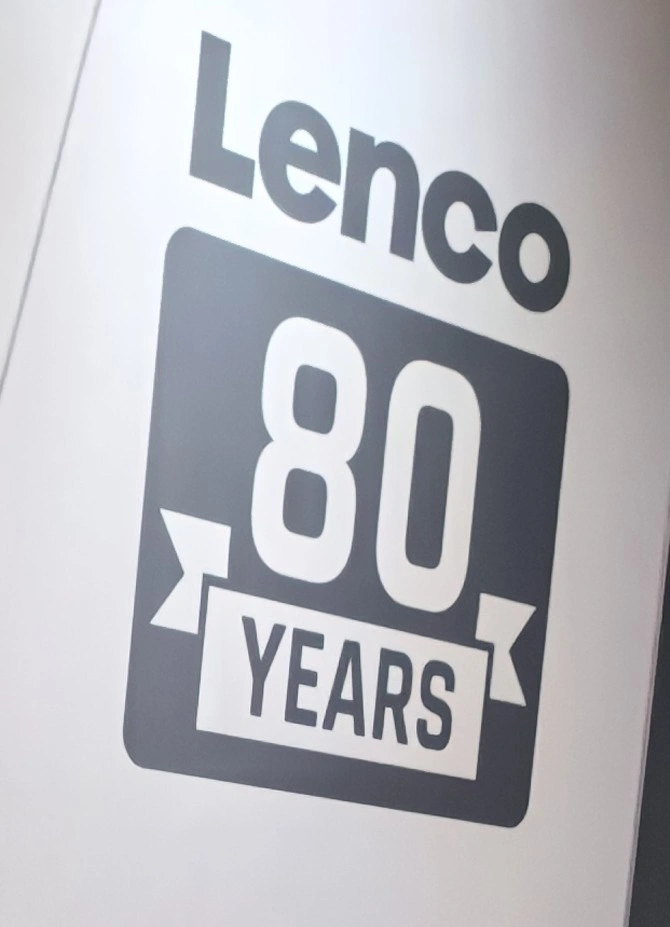 Lenco LS‑490: Επετειακό ηχοσύστημα με πικάπ για τα 80 χρόνια της Lenco
