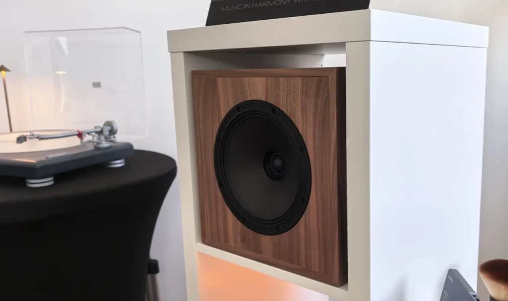 MoFi Square Speakers: Η πιο αναπάντεχη εμφάνιση της High End Vienna
