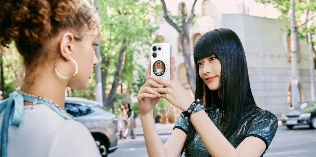 OPPO Reno 16 Pro: Με… Bubble δεύτερη φορητή οθόνη