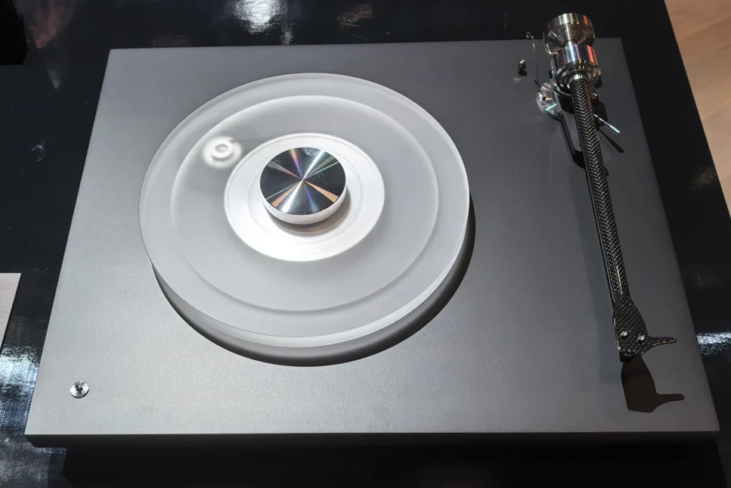 Pro Ject Debut Reference 12: Για όσους ζουν το βινύλιο, όχι απλώς το ακούνε