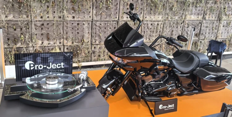 Pro‑Ject Harley Davidson Turntable: Ταχύτητα και βινύλιο