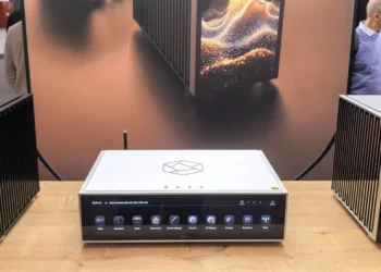 HiFi Rose RA80: Οθόνες ακόμη και σε μονομπλόκ ενισχυτές