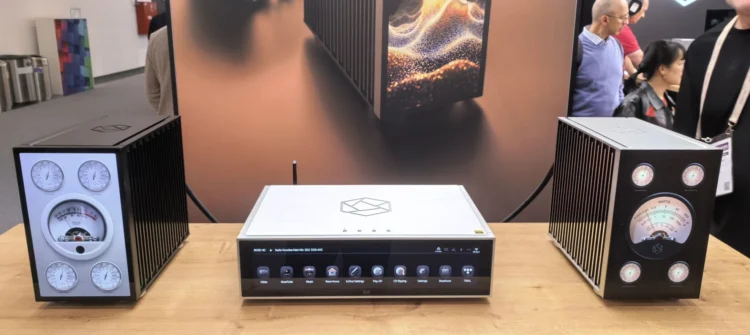 HiFi Rose RA80: Οθόνες ακόμη και σε μονομπλόκ ενισχυτές