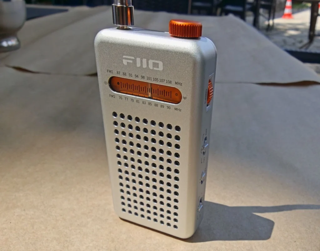 FiiO RR13 Review: Ένα τρανζιστορακι σε vintage στυλ