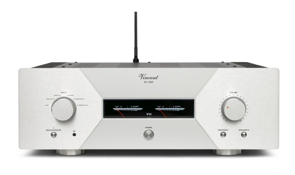 Vincent solidLine 2.0: Σετ ολοκληρωμένου και CD player με βαθιές ρίζες στην παράδοση